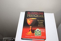 Bloodline of the Holy Grail: The Hidden Lineage of Jesus Revealed Edition: First