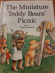 The Miniature Teddy Bear's Picnic