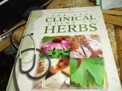 The ABC Clinical Guide to Herbs / Senior Editor, Mark Blumenthal ; Managing Editor, Tara Hall ; Editors, Alicia Goldberg, Tanja Kunz, Kara Dinda ; Senior Writers, Josef Brinckmann, Bernd Wollschlaeger.