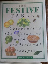 FESTIVE TABLE